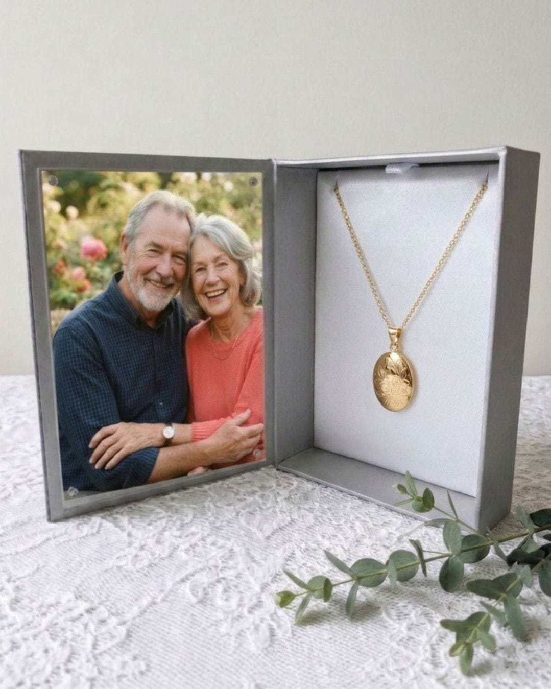 Cara Keepsakes Gold Locket Urns Gold Oval 'Wildflower' Locket Urn (10K)