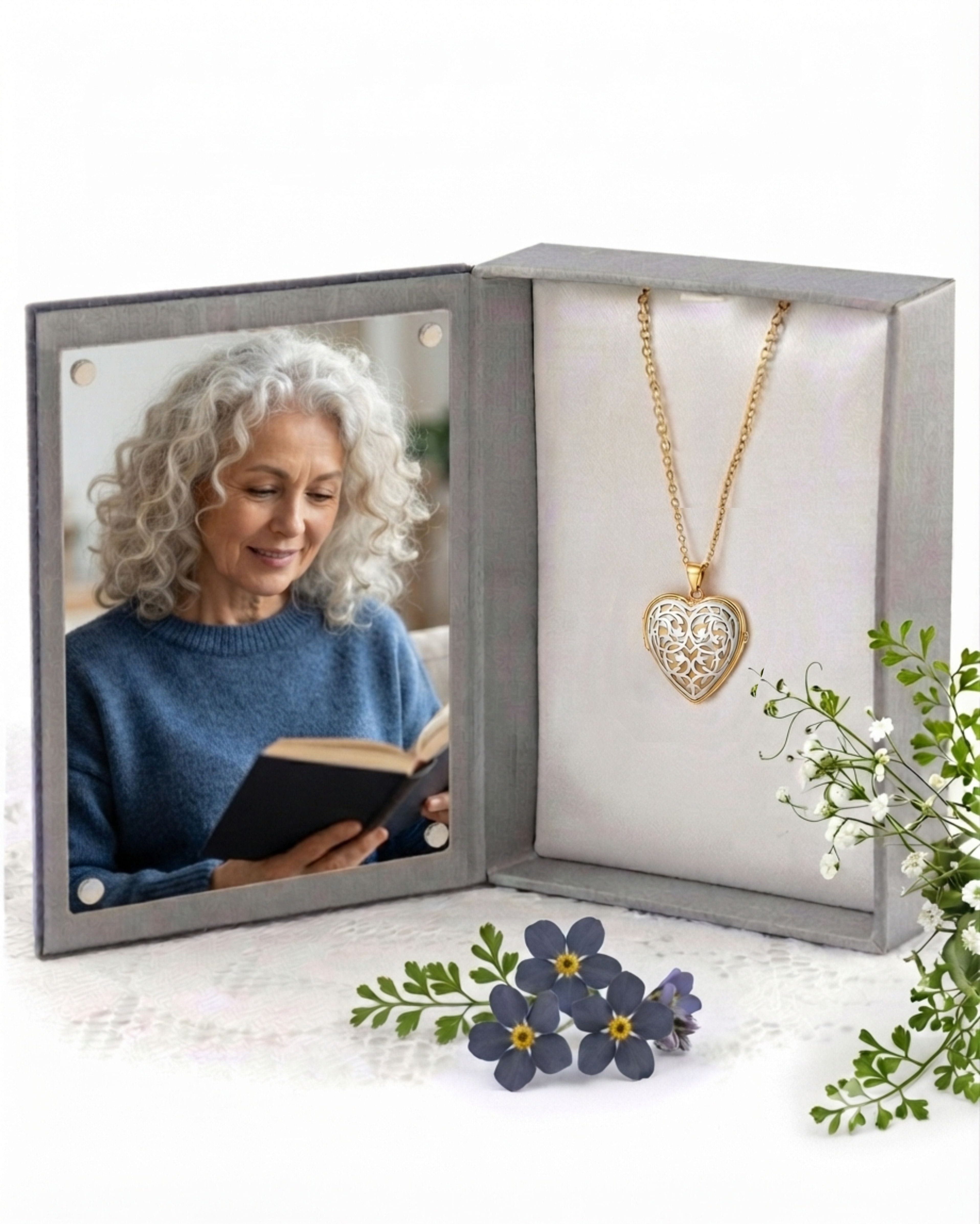Cara Keepsakes Gold Locket Urns 'Heirloom' Locket Urn (10K)