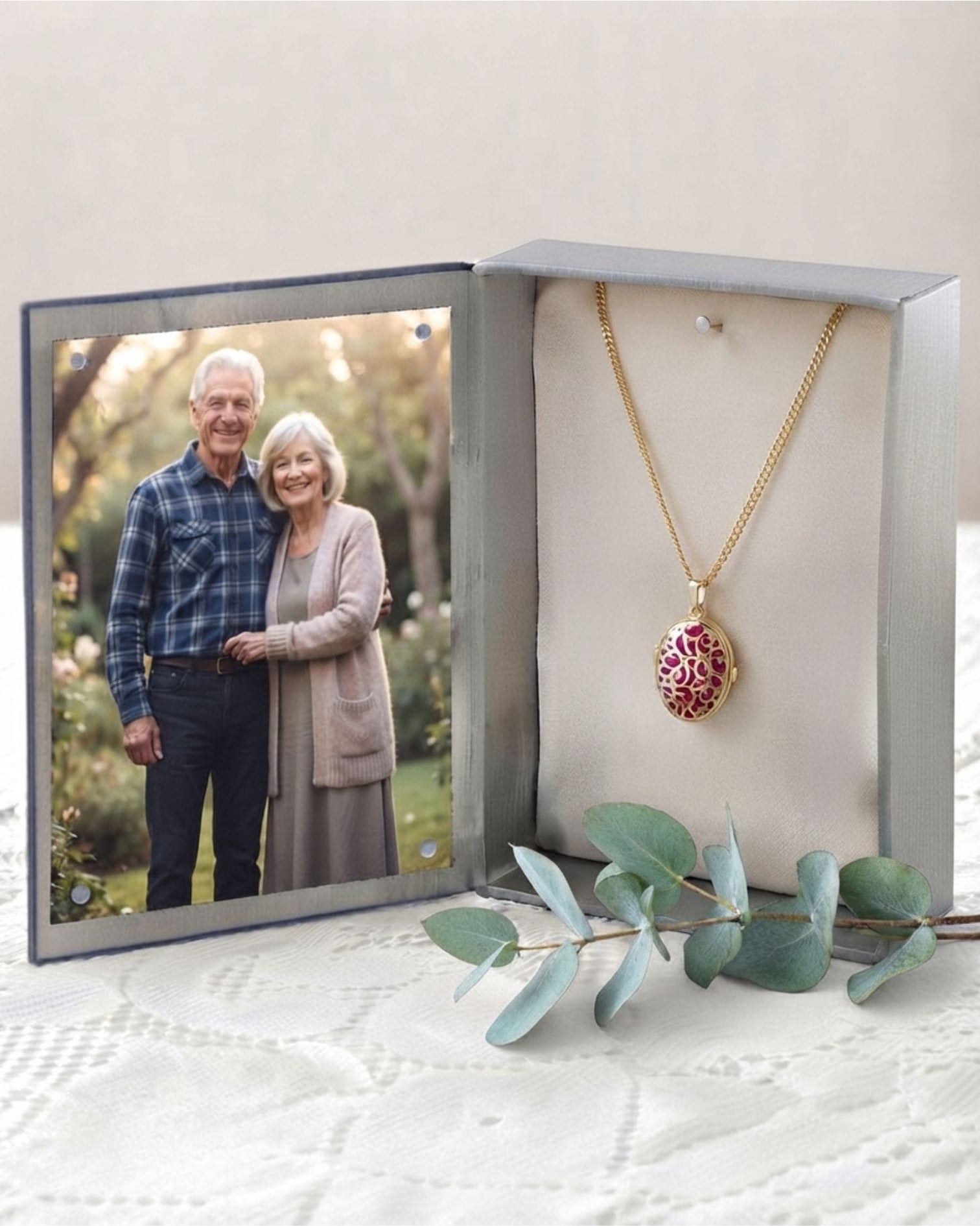 Cara Keepsakes Gold Locket Urns Gold Filigree Oval Locket Urn (14K)