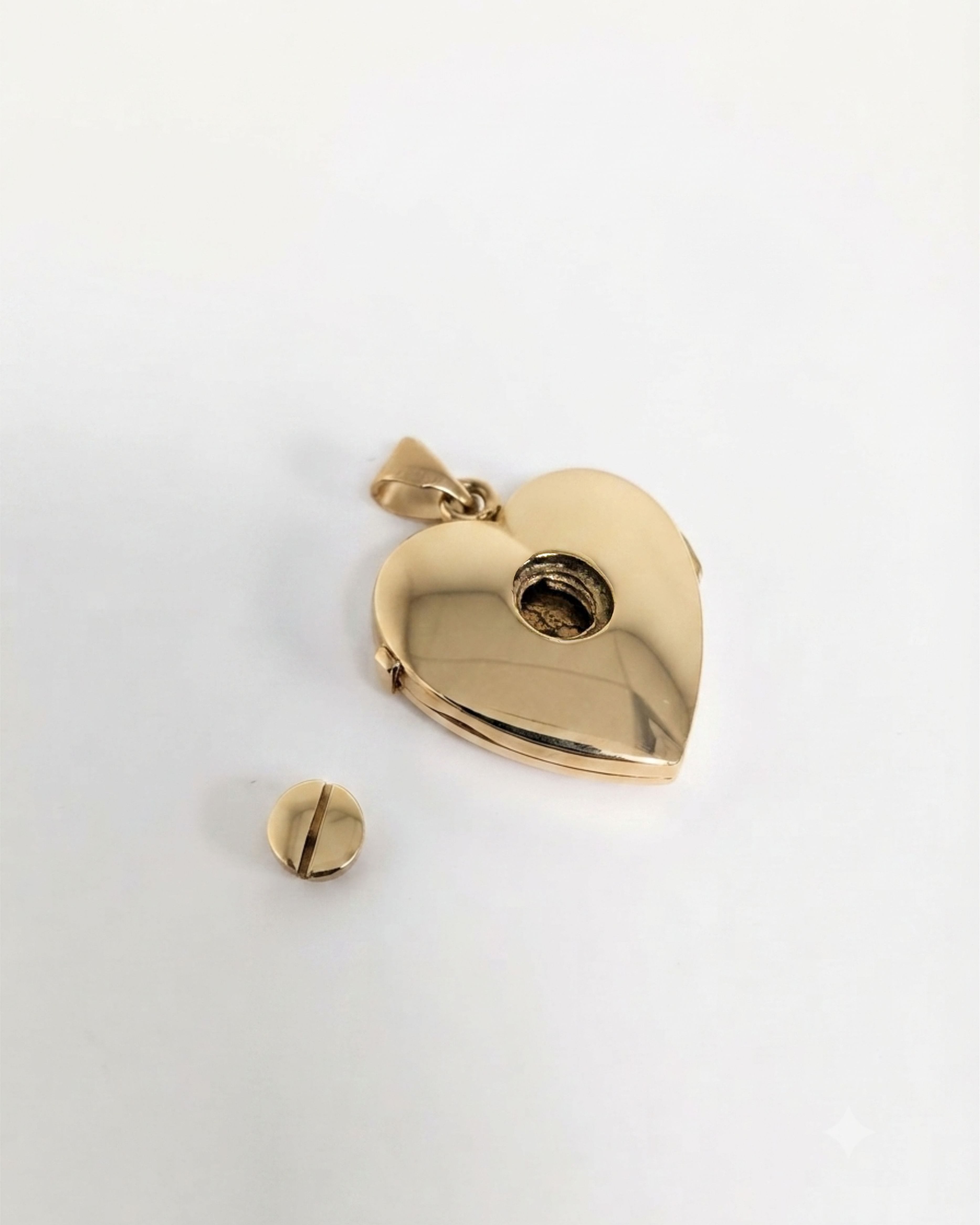 Cara Keepsakes Gold Locket Urns Gold Filigree Heart Locket Urn (14K)
