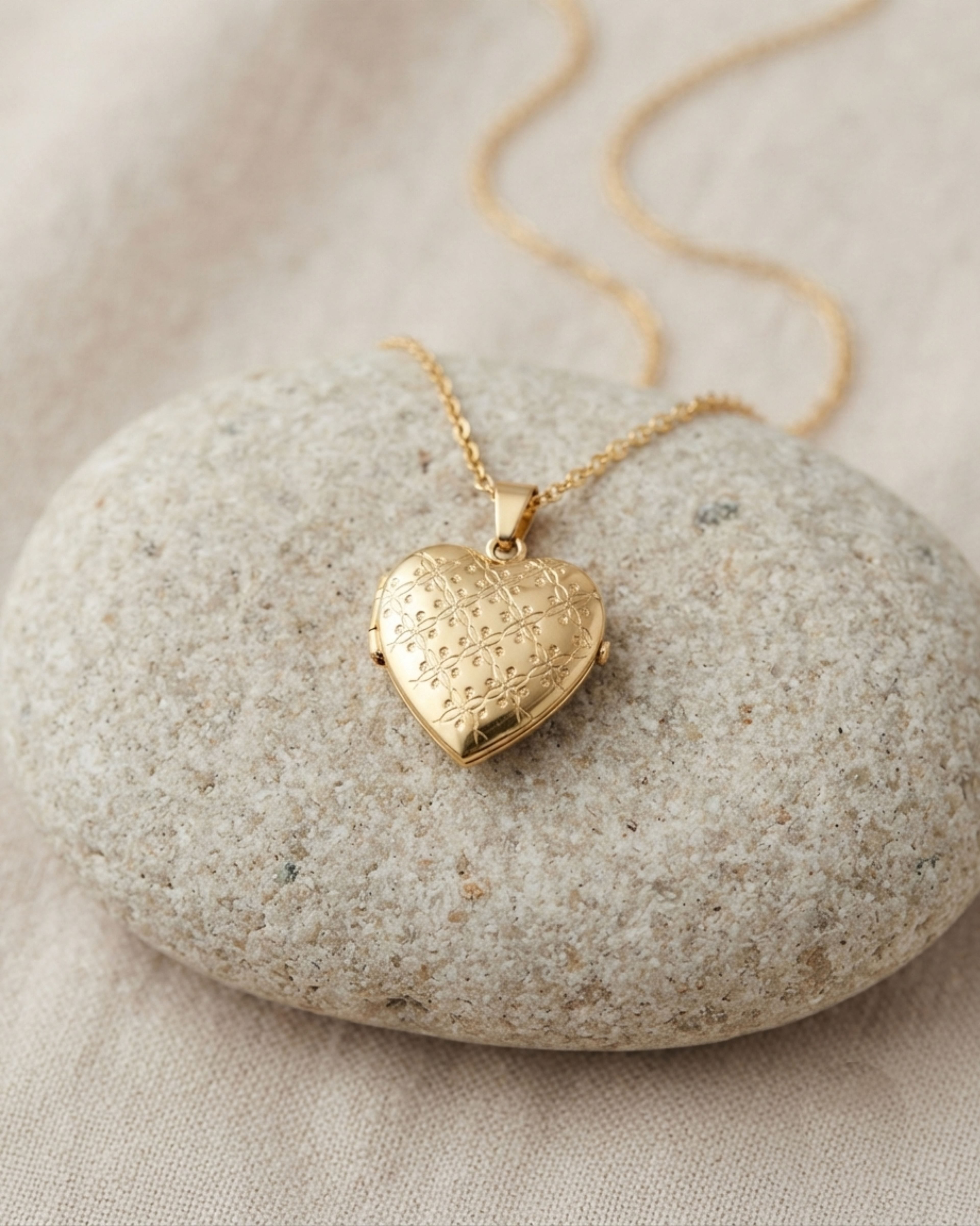 Cara Keepsakes Gold Locket Urns Gold Heart Locket Urn - Diamond Cut (10K)