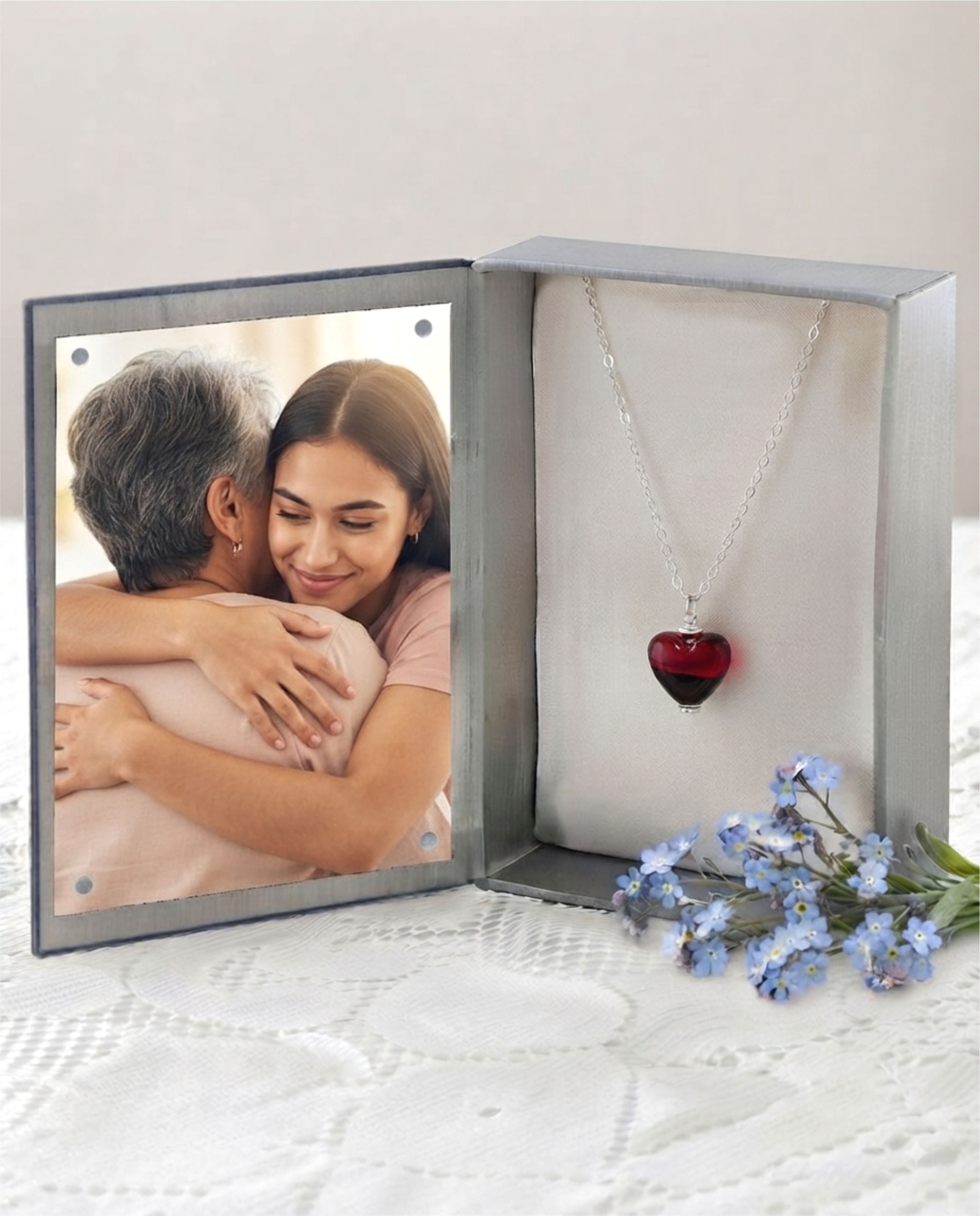 Cara Keepsakes Murano Glass Heart Urns Murano Glass Heart Urn - 'Everlasting Love'