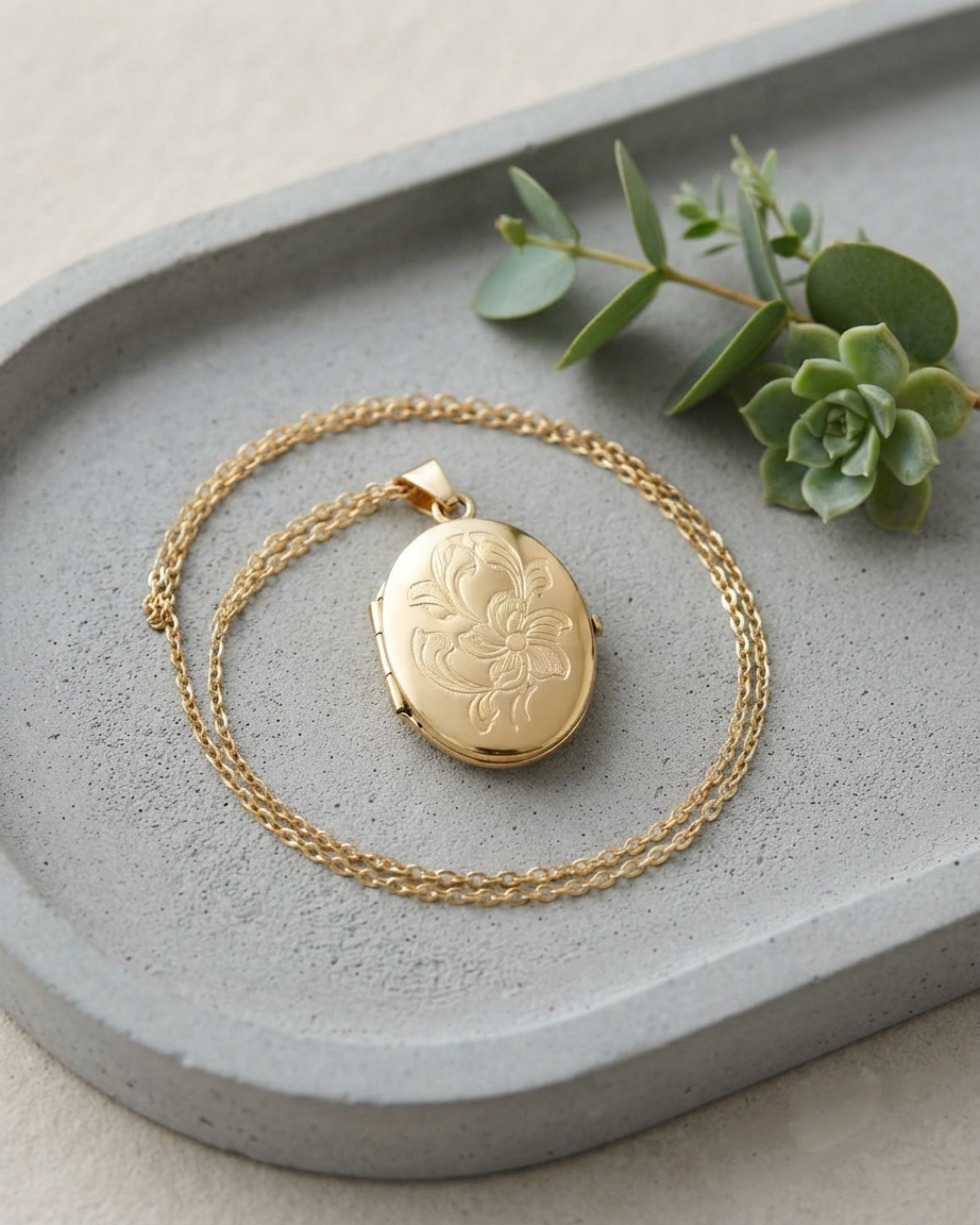 Cara Keepsakes Gold Locket Urns Gold Oval 'Wildflower' Locket Urn (10K)