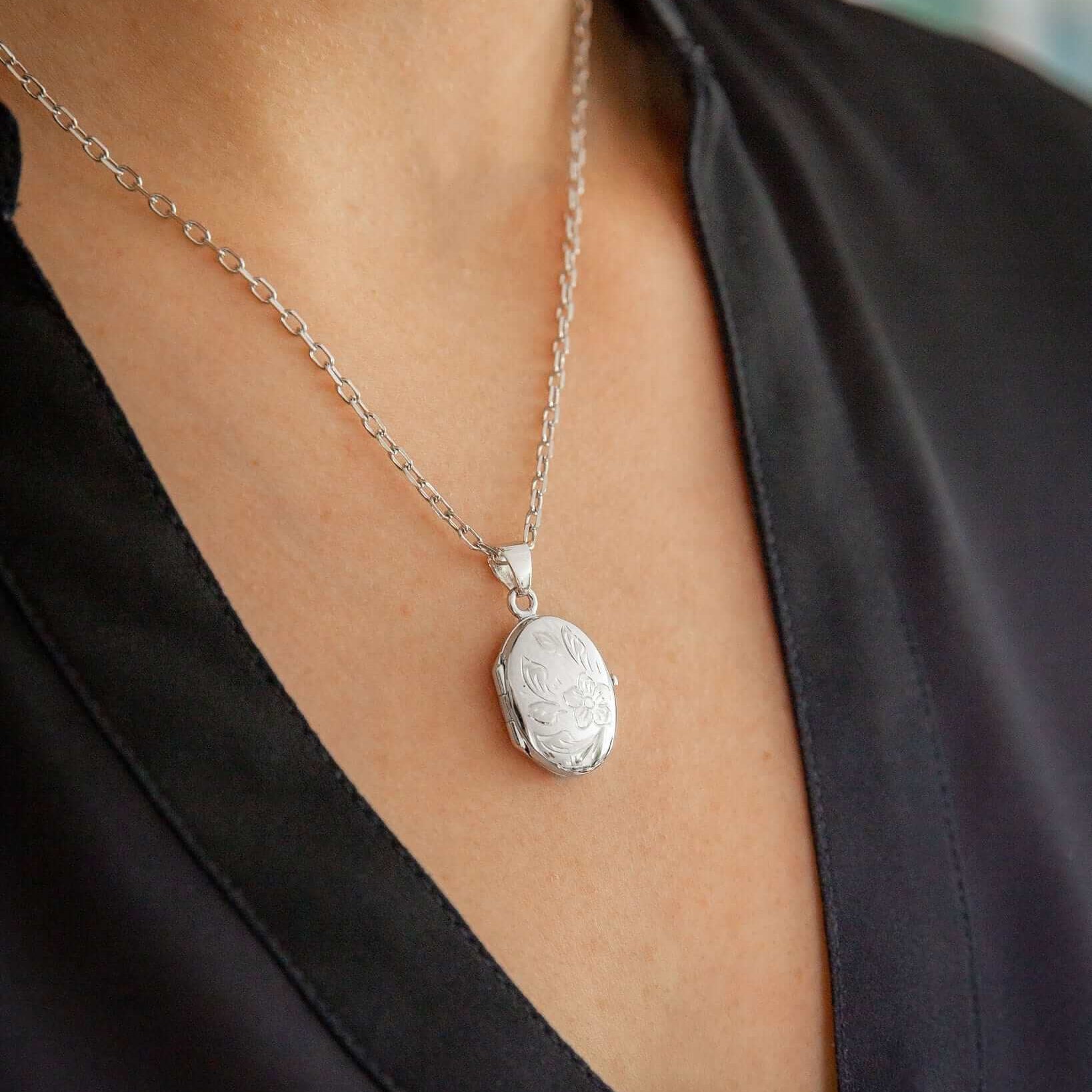 Cara Keepsakes Silver Locket Urns Oval Locket Urn - Diamond Cut