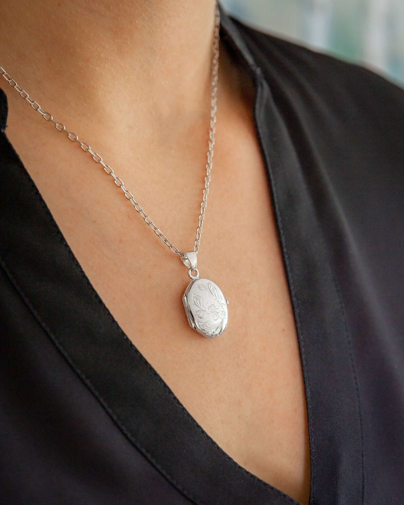 Cara Keepsakes Silver Locket Urns Oval Locket Urn - Diamond Cut