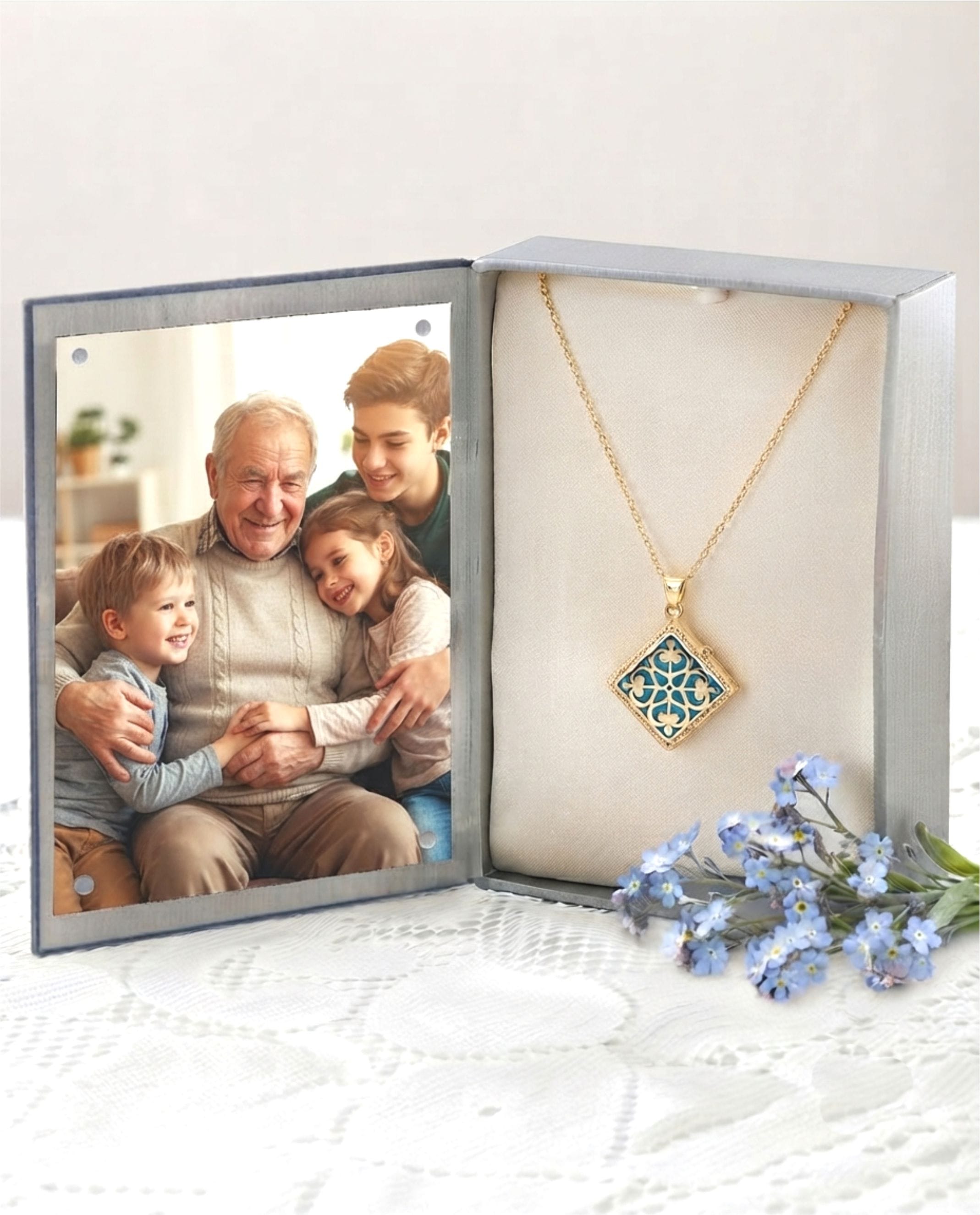 Cara Keepsakes Gold Locket Urns Gold 'Renaissance' Locket Urn (10K)