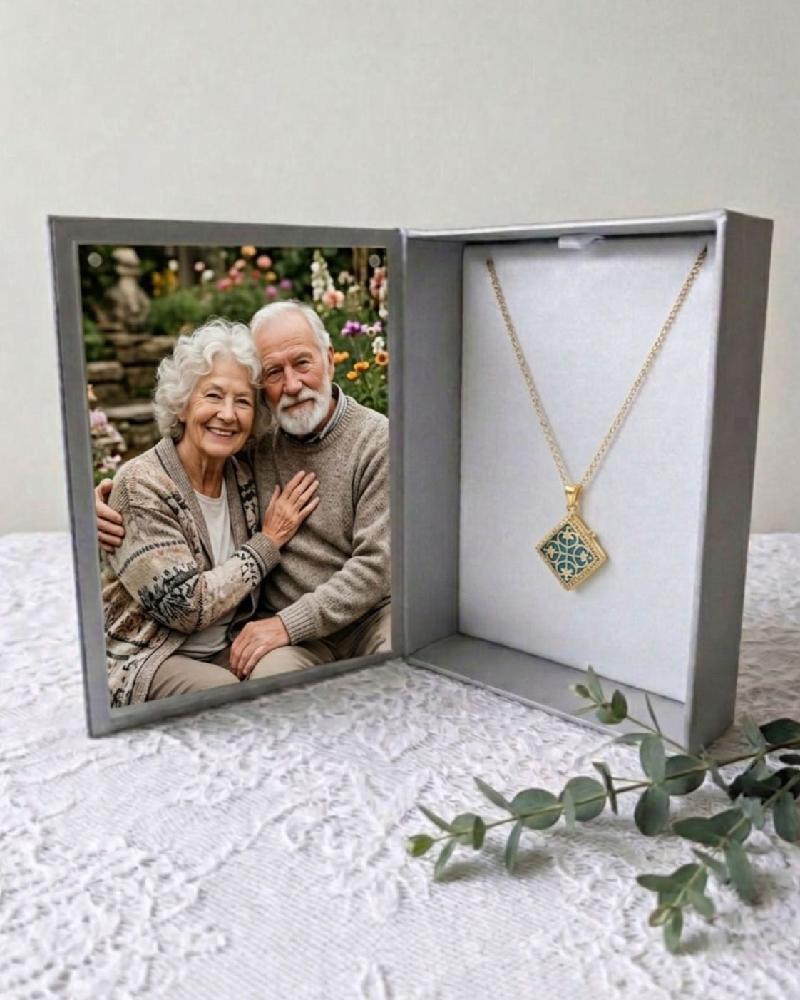 Cara Keepsakes Gold Locket Urns Gold 'Renaissance' Locket Urn (10K)