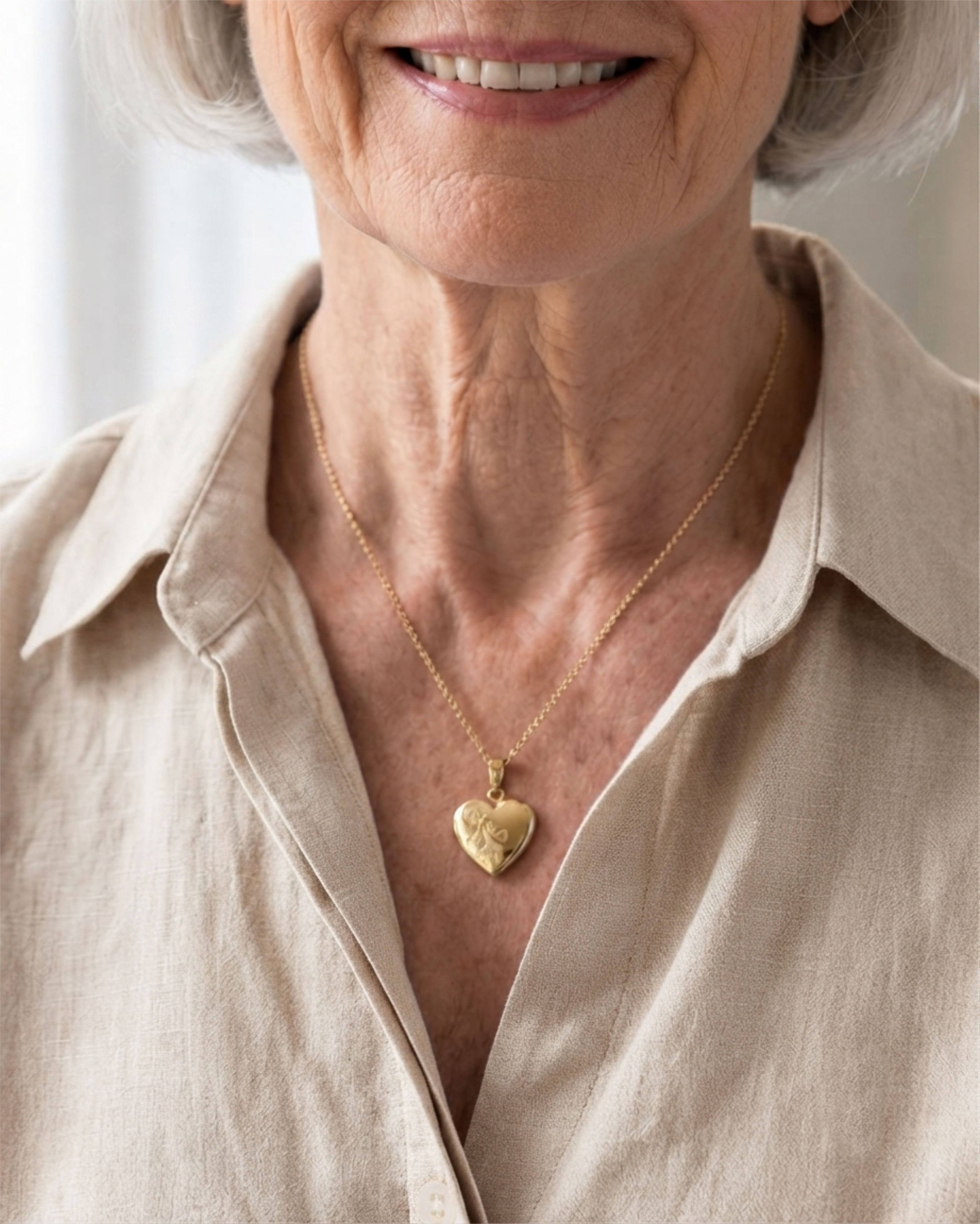 Cara Keepsakes Gold Pendant Urns 'Forget Me Not' Pendant Urn (10K)