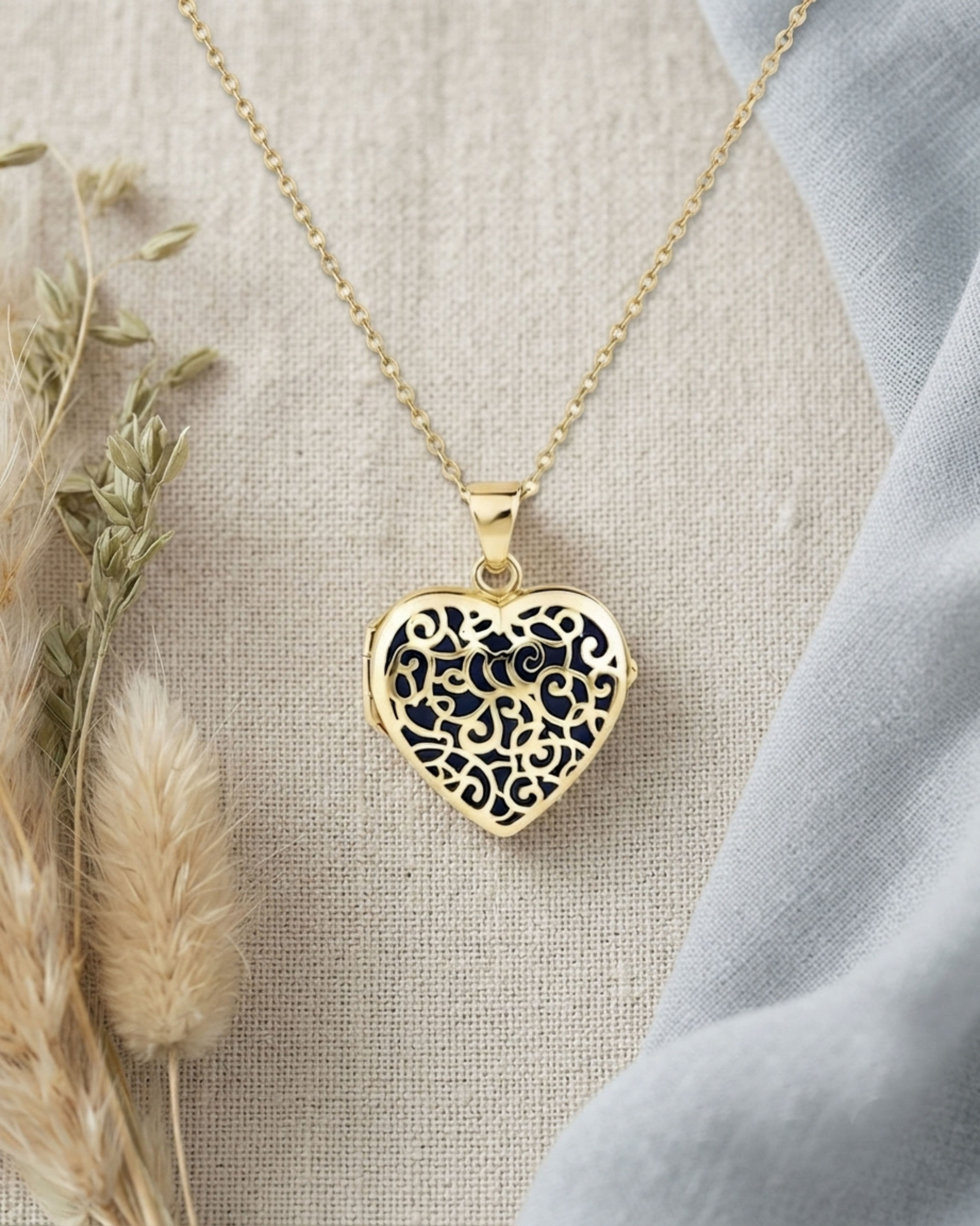 Cara Keepsakes Gold Locket Urns Gold Filigree Heart Locket Urn (14K)