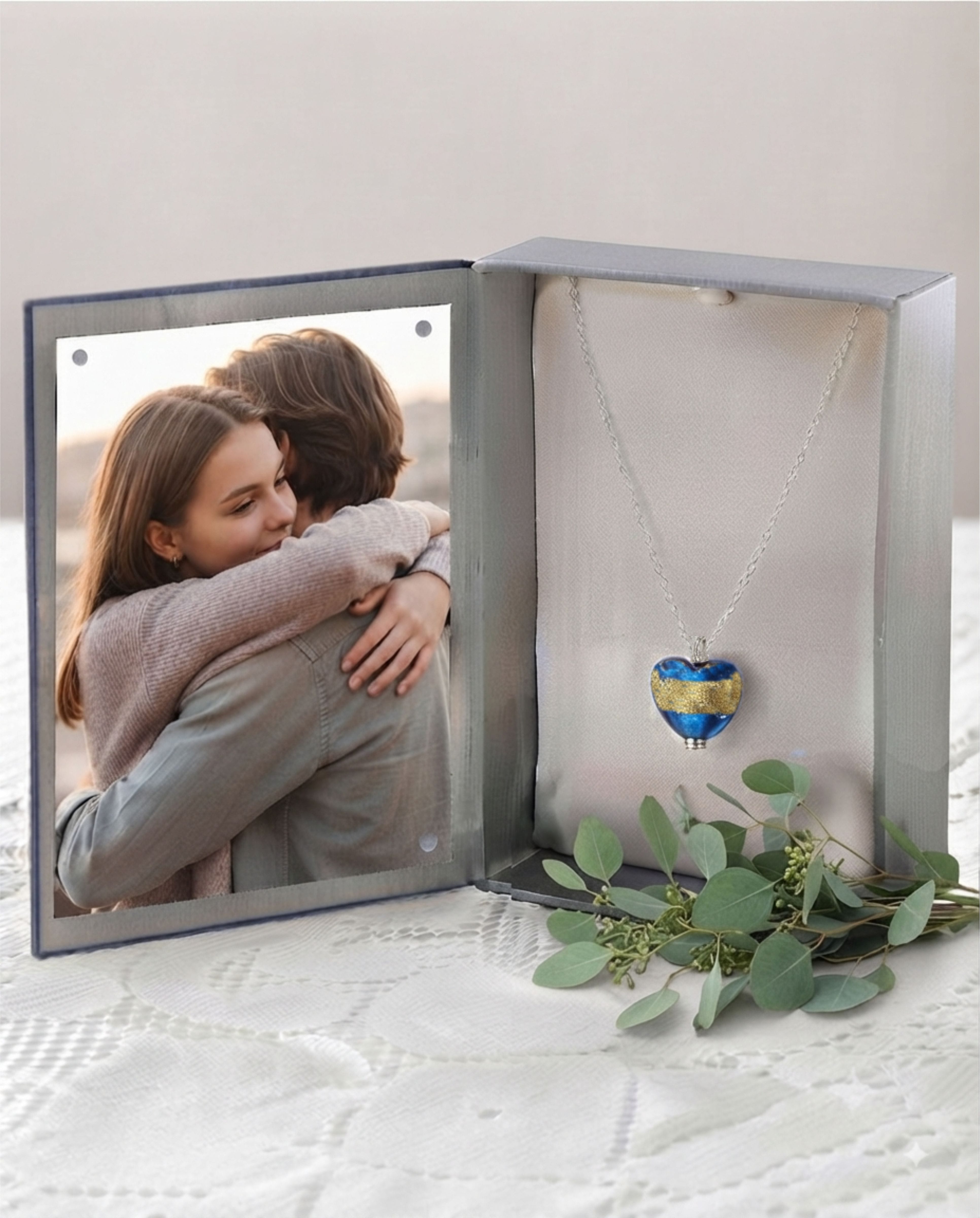 Cara Keepsakes Murano Glass Heart Urns Murano Glass Heart Urn - 'Wrapped in Glory'