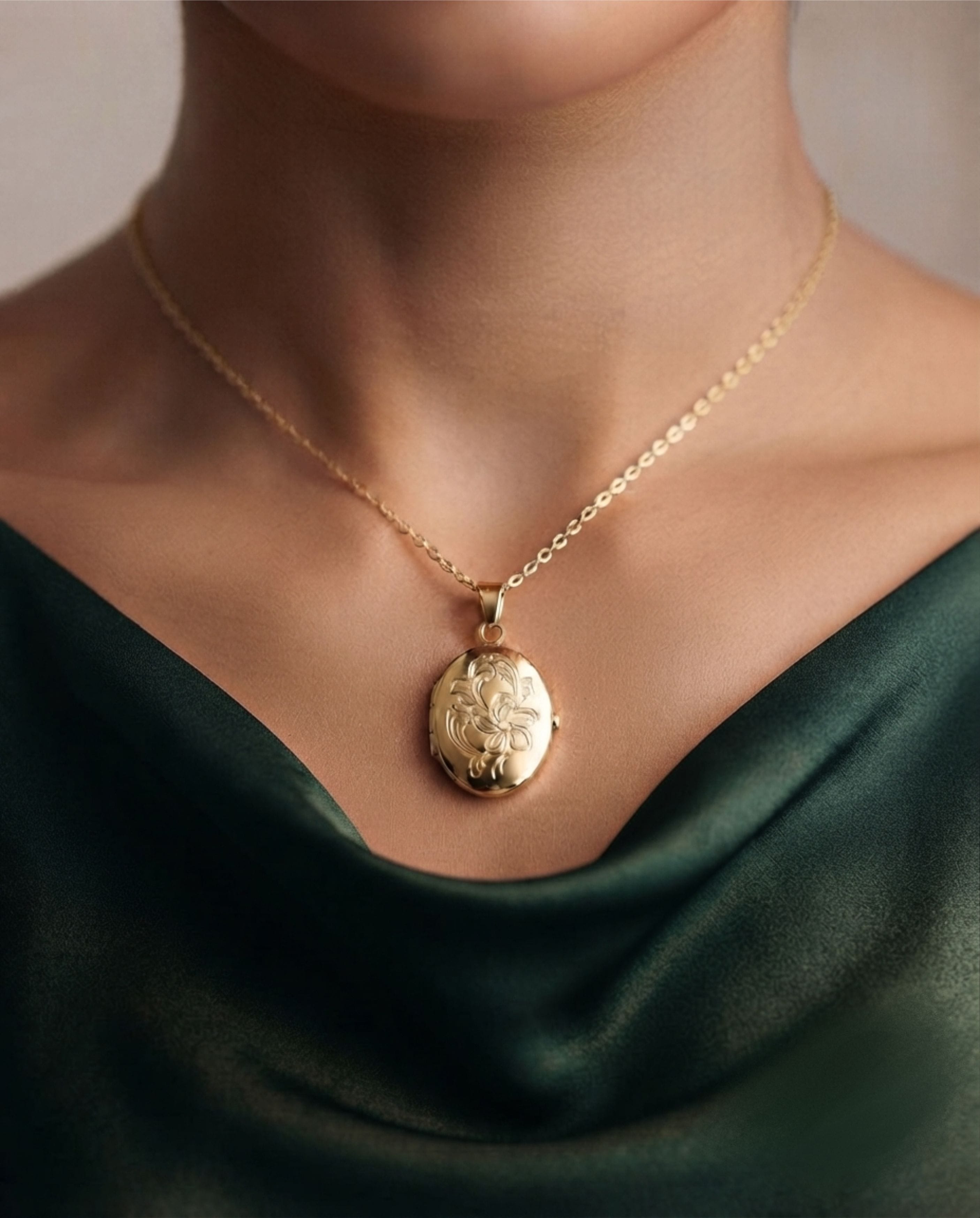 Cara Keepsakes Gold Locket Urns Gold Oval 'Wildflower' Locket Urn (10K)