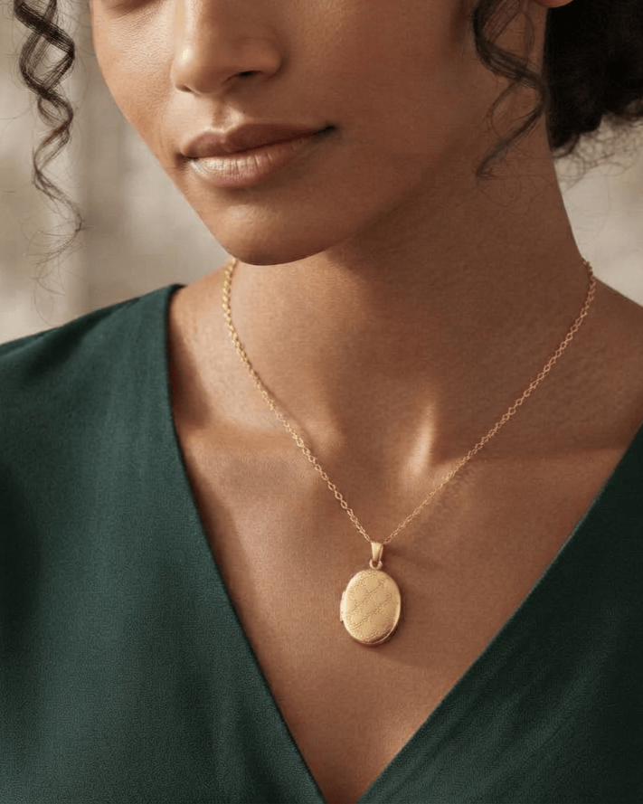 Cara Keepsakes Gold Locket Urns Gold Oval Locket Urn - Diamond Cut (10K)