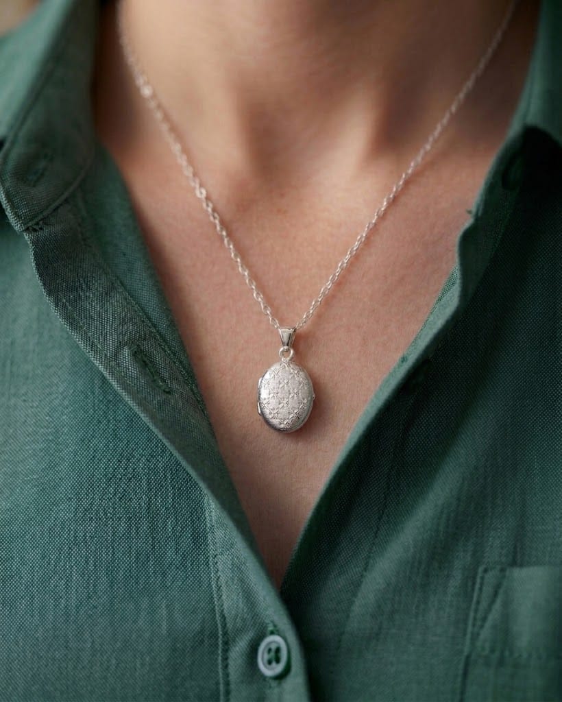 Cara Keepsakes Silver Locket Urns Oval Locket Urn - Diamond Cut