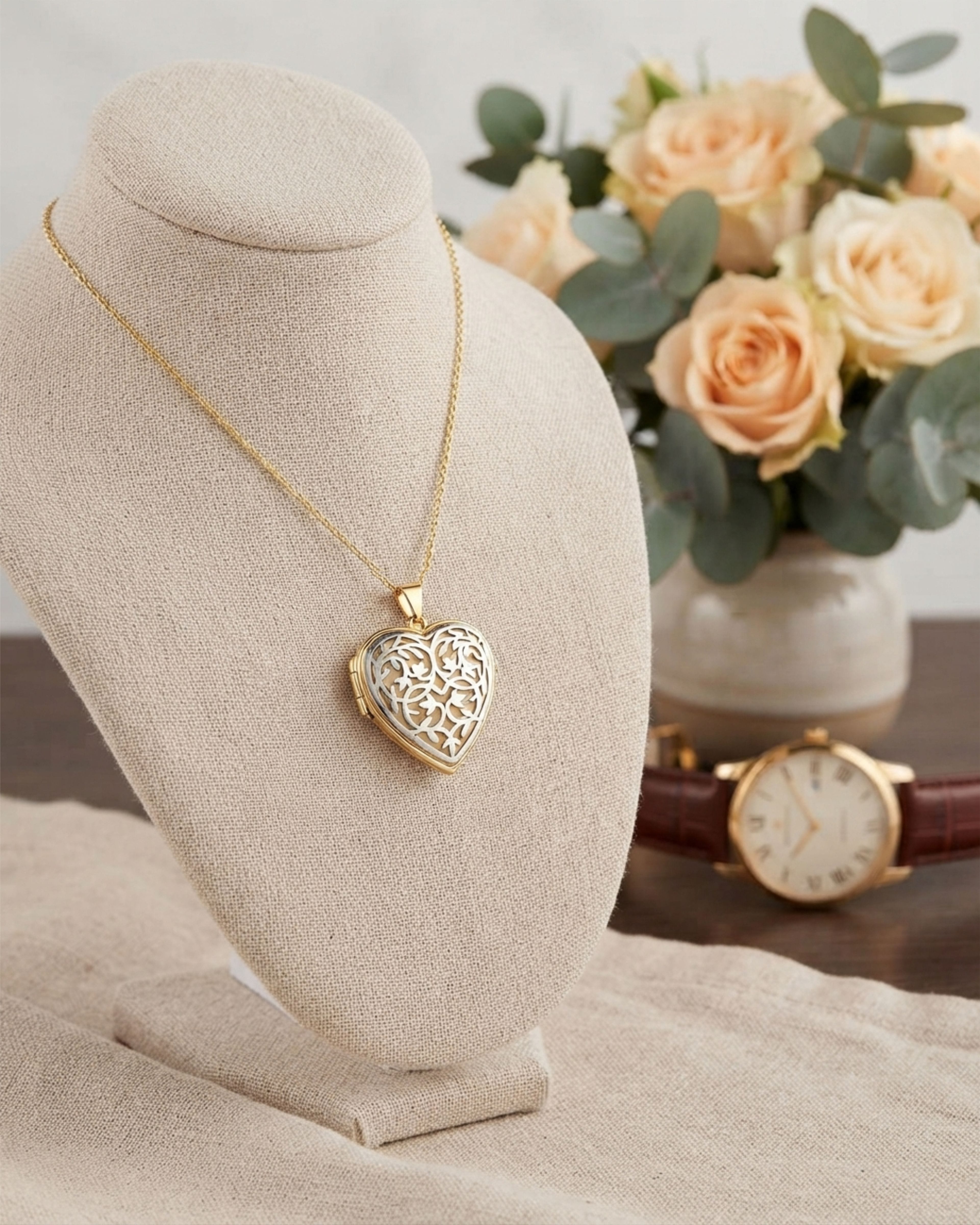 Cara Keepsakes Gold Locket Urns 'Heirloom' Locket Urn (10K)