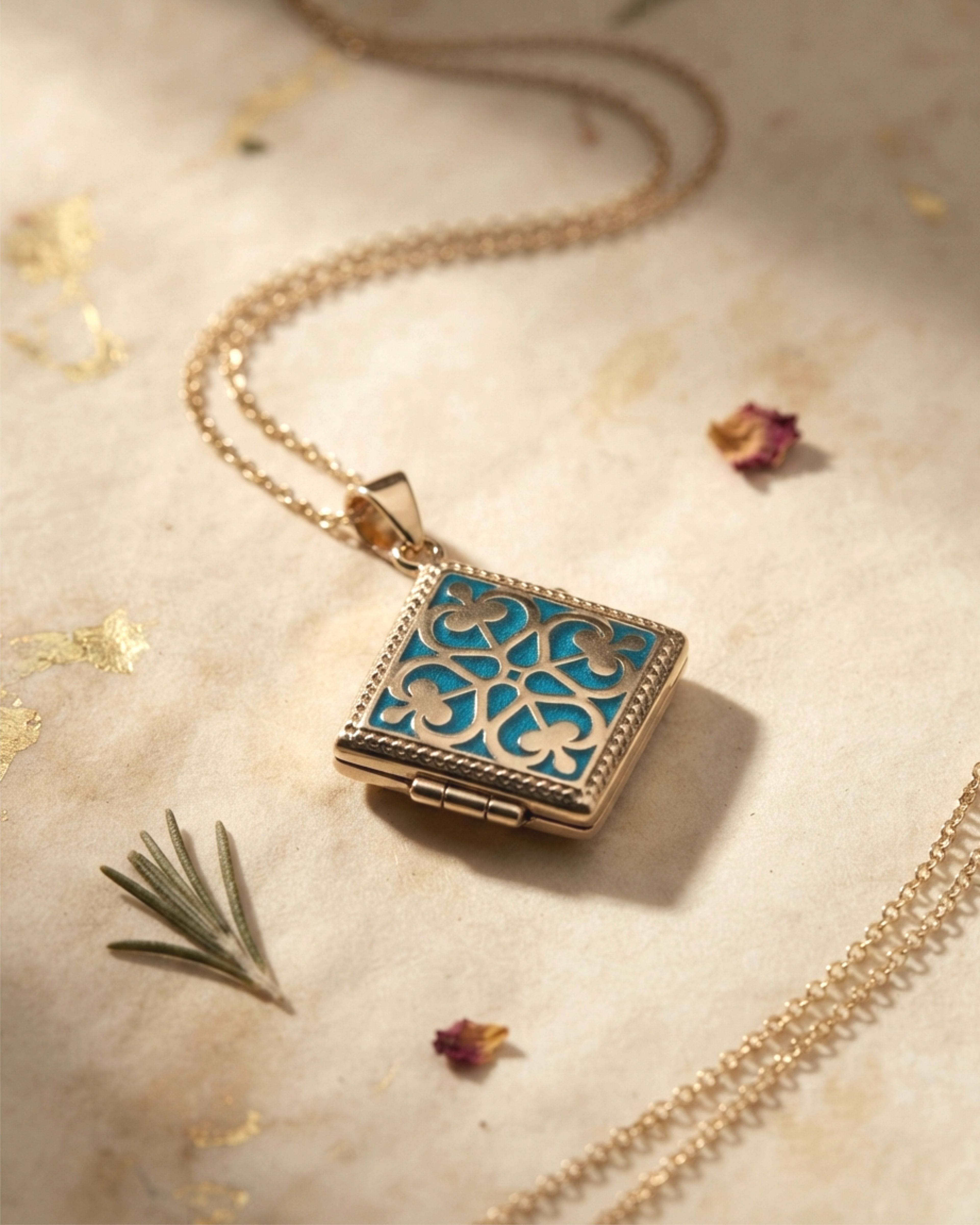 Cara Keepsakes Gold Locket Urns Gold 'Renaissance' Locket Urn (10K)